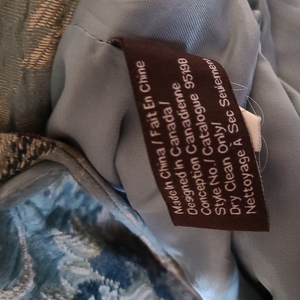 Danier Embroidered Floral Coat - Picture 6 of 6